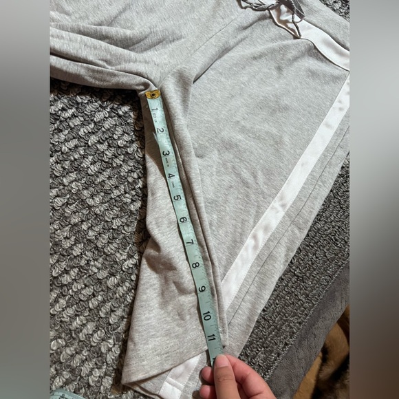 Sporty Long Shorts - Picture 5 of 9